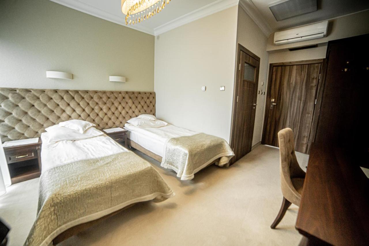 Zamek Dubiecko Hotel Buitenkant foto
