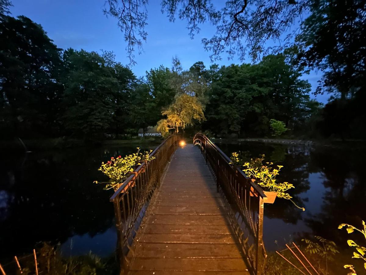 Zamek Dubiecko Hotel Buitenkant foto