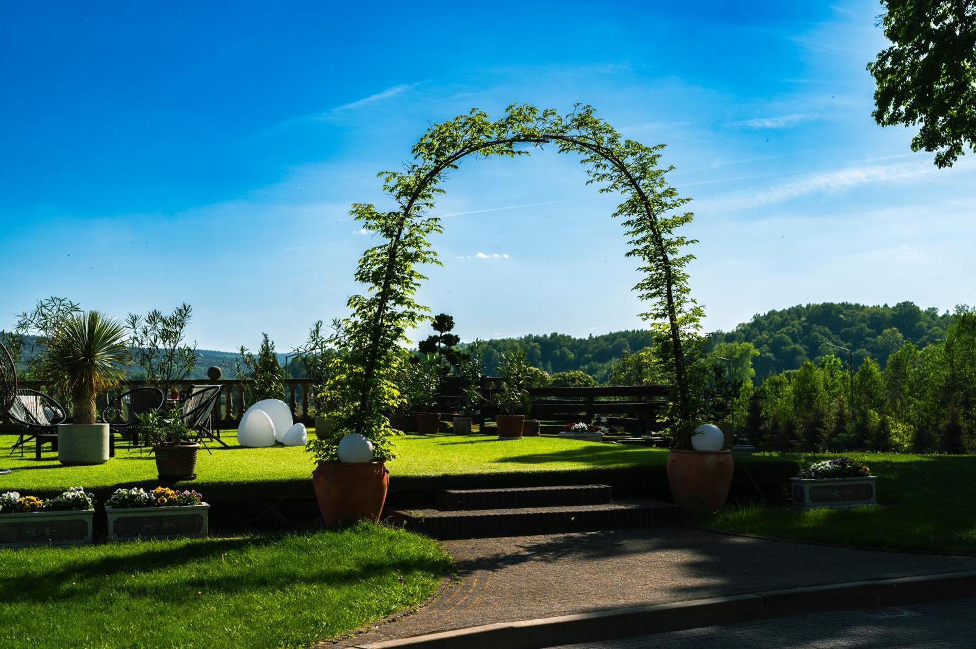 Zamek Dubiecko Hotel Buitenkant foto