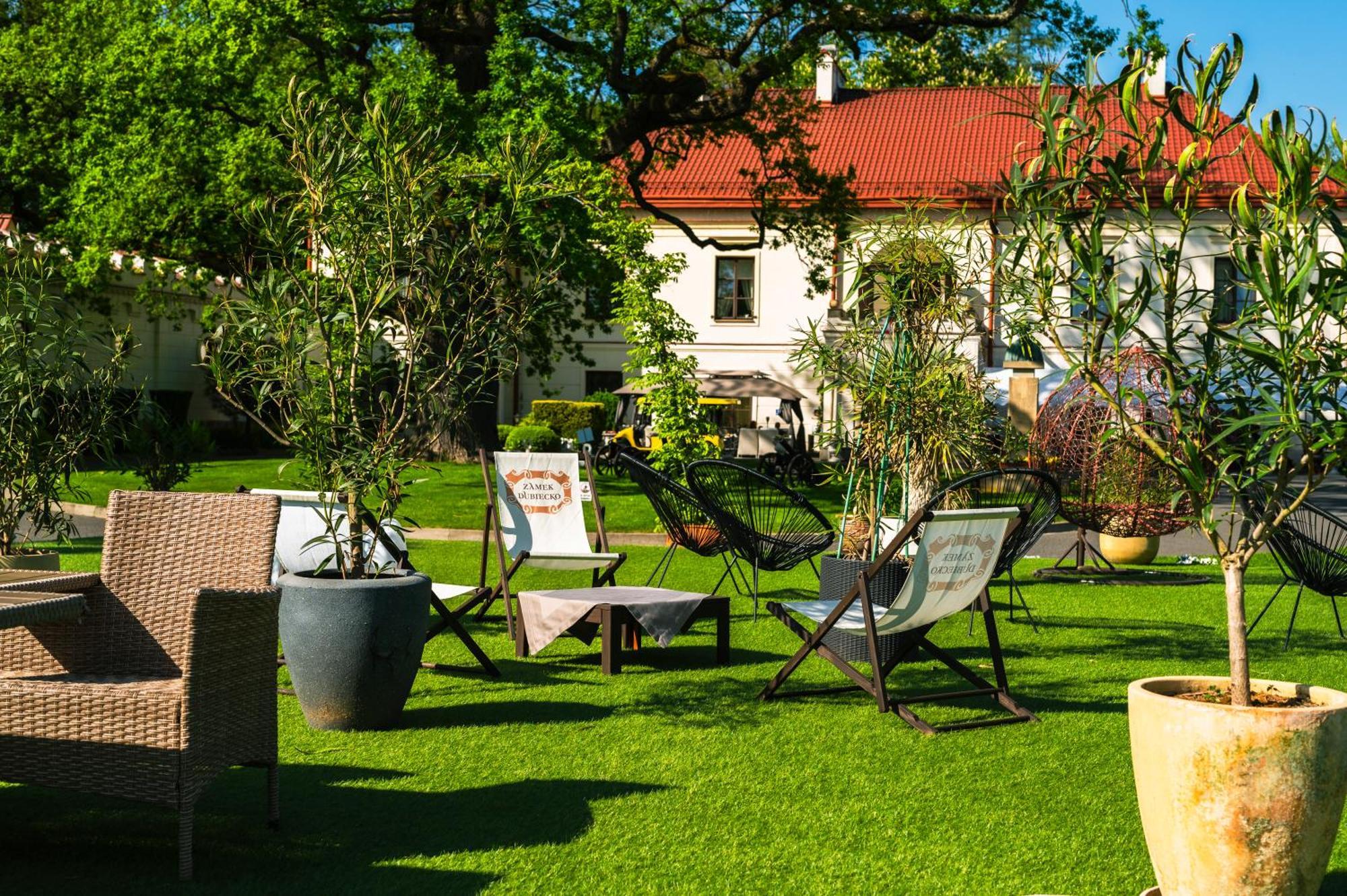 Zamek Dubiecko Hotel Buitenkant foto