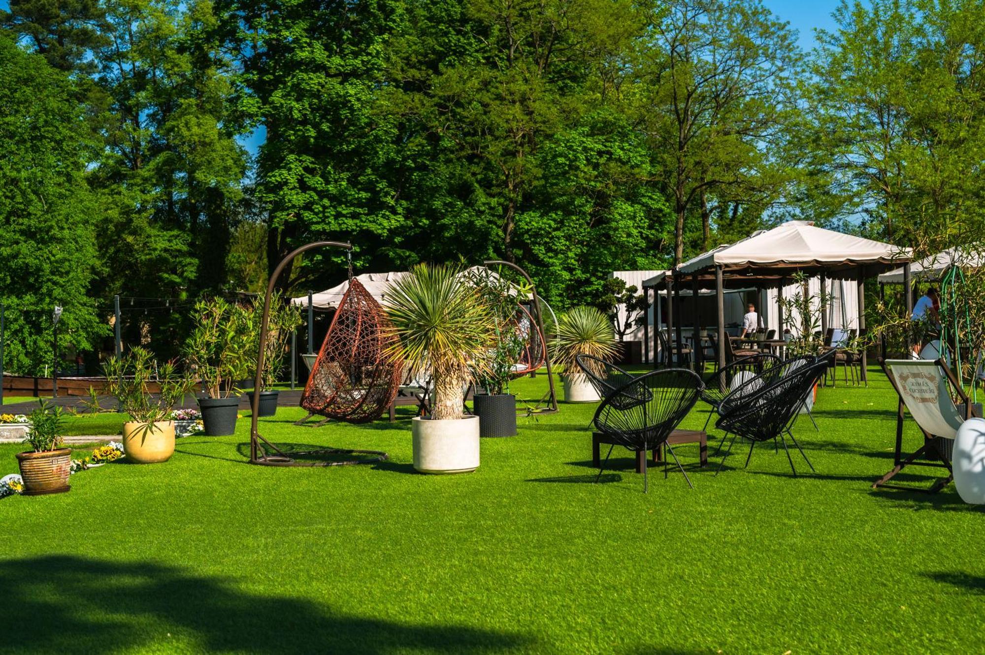 Zamek Dubiecko Hotel Buitenkant foto